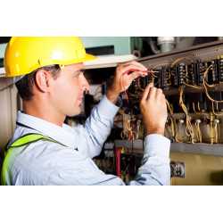 Компактный цифровой мультиметр Electraline 58203 купить в Минске